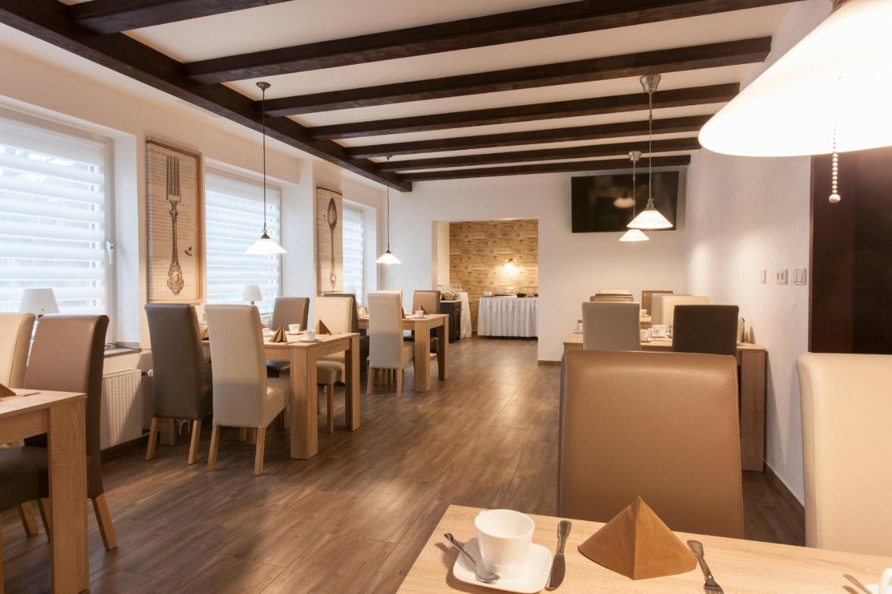Hotel Angerland Garni Ратинген Экстерьер фото