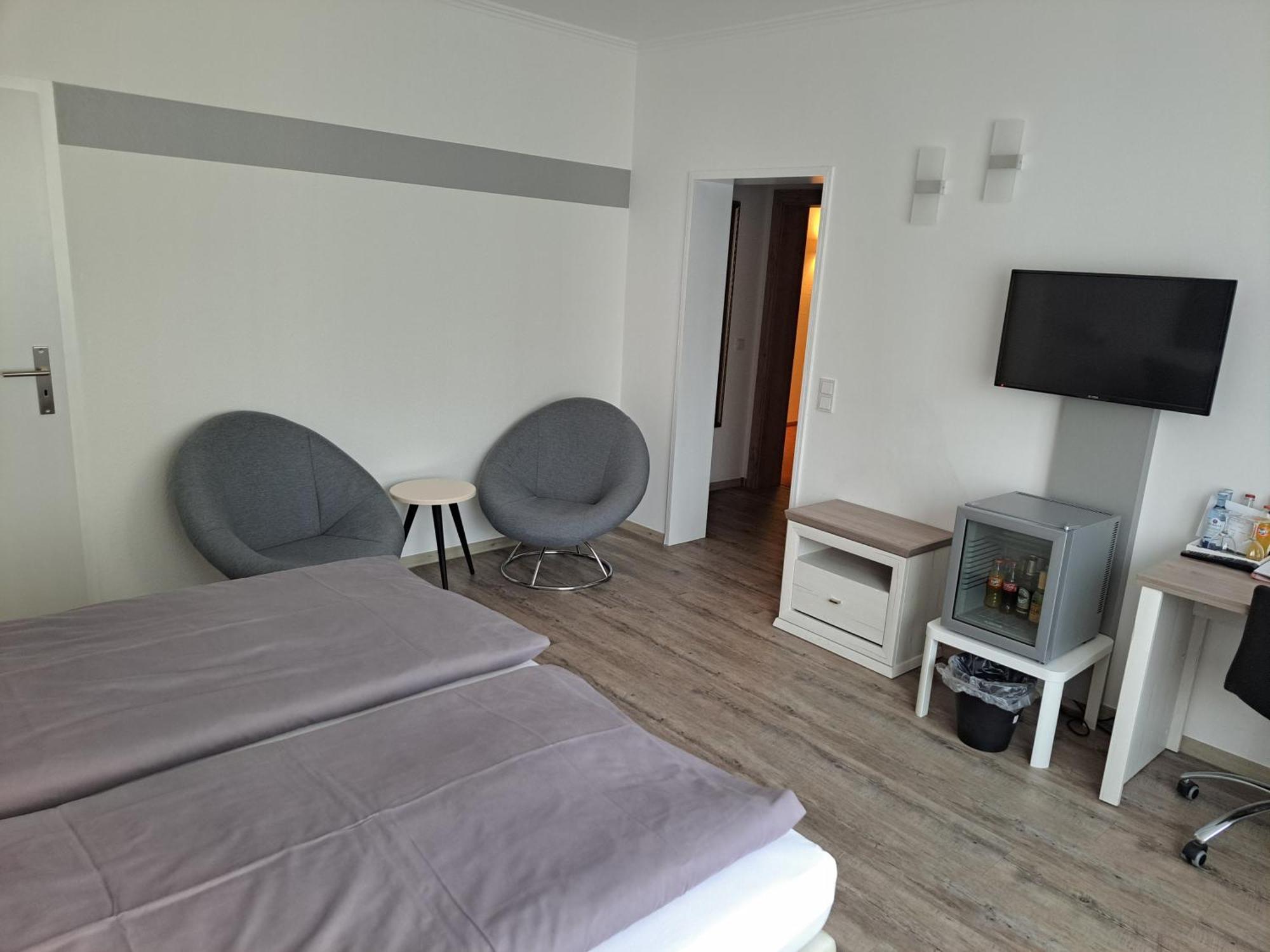 Hotel Angerland Garni Ратинген Экстерьер фото