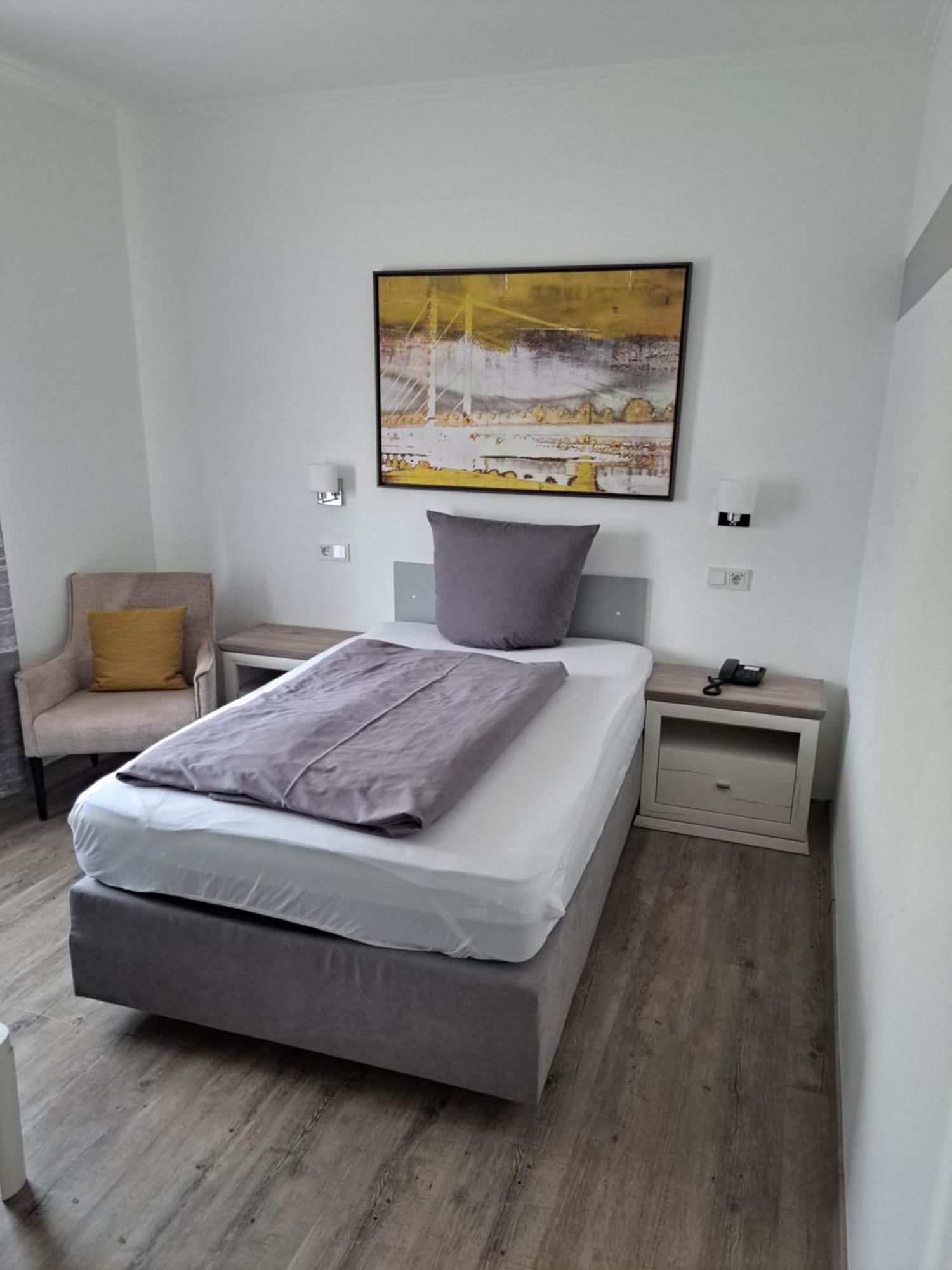 Hotel Angerland Garni Ратинген Экстерьер фото